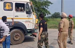 Pathankot News: ਟੋਲ ਬੈਰੀਅਰ ਤੋੜ ਕੇ ਭੱਜੇ ਰੇਤ-ਬੱਜਰੀ ਨਾਲ ਭਰੇ ਟਿੱਪਰ, ਮਚੀ ਹਫੜਾ-ਦਫੜੀ