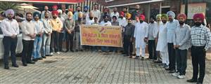 ਸੰਗਰੂਰ ਰੈਲੀ ਲਈ ਪੈਰਾਮੈਡੀਕਲ ਤੇ ਸਿਹਤ ਕਰਮਚਾਰੀ ਯੂਨੀਅਨ ਦੇ ਸੈਂਕੜੇ ਮੁਲਾਜ਼ਮ ਰਵਾਨਾ