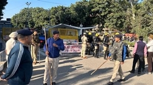 PU protest: ਪੁਲਿਸ ਨੇ ਗੇਟ ਨੰਬਰ ਦੋ ’ਤੇ ਐਂਟਰੀ ਕੀਤੀ ਬੰਦ, ਕਈ ਪ੍ਰਦਰਸ਼ਨਕਾਰੀ ਗ੍ਰਿਫ਼ਤਾਰ; ਛਾਉਣੀ 'ਚ ਤਬਦੀਲ ਸ਼ਹਿਰ