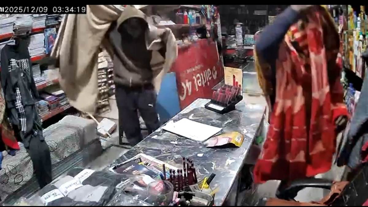 ਅਣਪਛਾਤੇ ਚੋਰਾਂ ਨੇ ਪੰਜਾਹ ਹਜ਼ਾਰ ਦਾ ਕੀਮਤੀ ਸਾਮਾਨ ਅਤੇ ਨਕਦੀ ਕੀਤੀ ਚੋਰੀ, ਪੁਲਿਸ ਮਾਮਲੇ ਦੀ ਕਰ ਰਹੀ ਜਾਂਚ