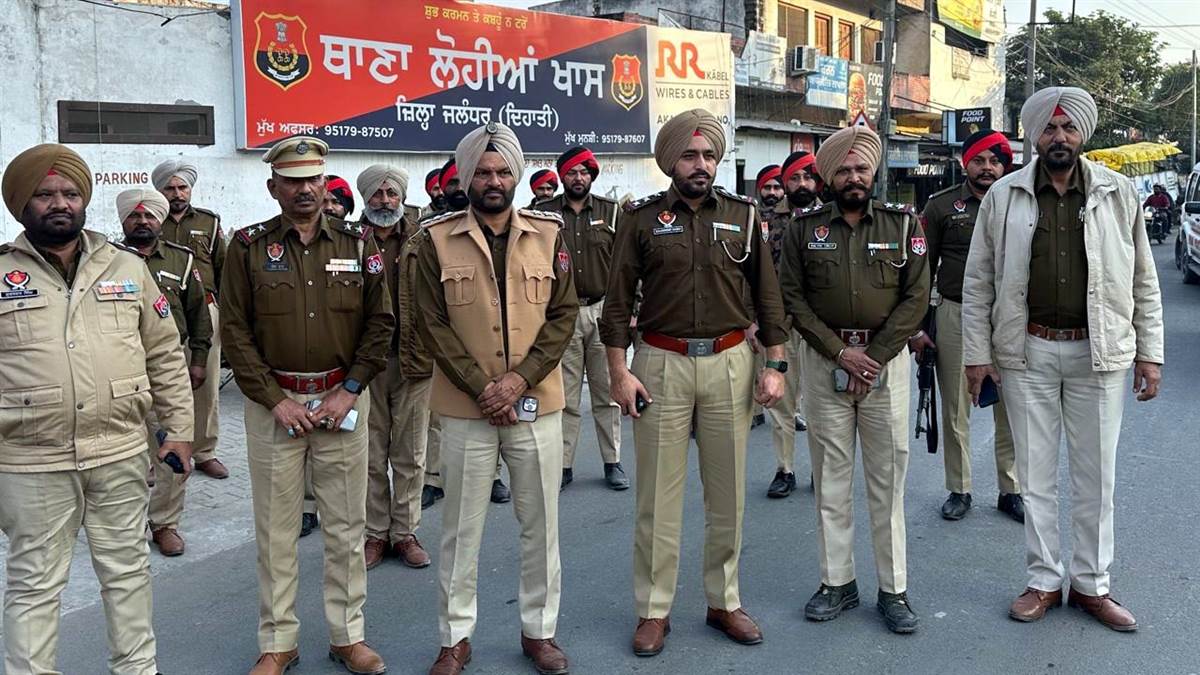 ਚੋਣਾਂ ਦੇ ਮੱਦੇਨਜ਼ਰ ਪੁਲਿਸ ਵੱਲੋਂ ਫਲੈਗ ਮਾਰਚ