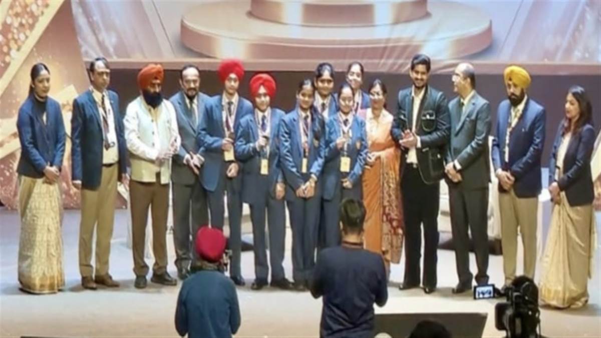 ਐੱਫਏਪੀ ਵੱਲੋਂ ਵਿਦਿਆਰਥੀਆਂ ਤੇ ਅਧਿਆਪਕਾਂ ਦਾ ਸਨਮਾਨ