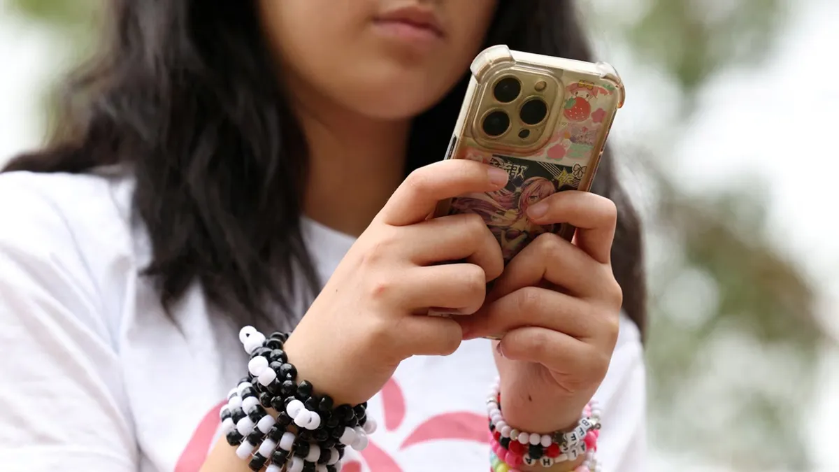 ਮਾਪੇ ਹੋ ਜਾਣ ਖੁਸ਼! 16 ਸਾਲ ਤੋਂ ਘੱਟ ਉਮਰ ਦੇ ਬੱਚਿਆਂ ਲਈ ਸੋਸ਼ਲ ਮੀਡੀਆ 'ਤੇ ਪਾਬੰਦੀ, ਬੱਚਿਆਂ ਦੇ ਖਾਤੇ ਤੁਰੰਤ ਬਲਾਕ ਕਰਨ ਦੇ ਹੁਕਮ