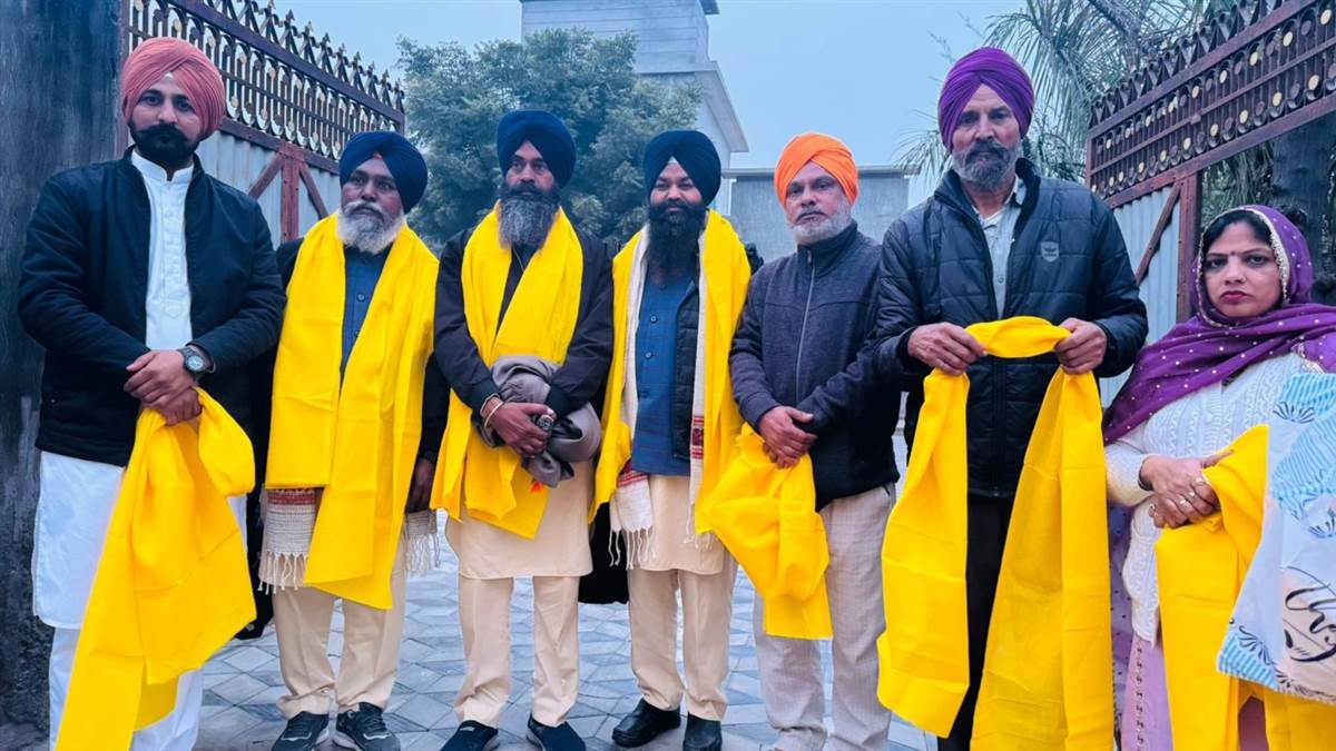 ਨਗਰ ਕੀਰਤਨ ਮੌਕੇ ਕਵੀਸ਼ਰੀ ਤੇ ਕੀਰਤਨੀ ਜਥੇ ਦਾ ਸਨਮਾਨ
