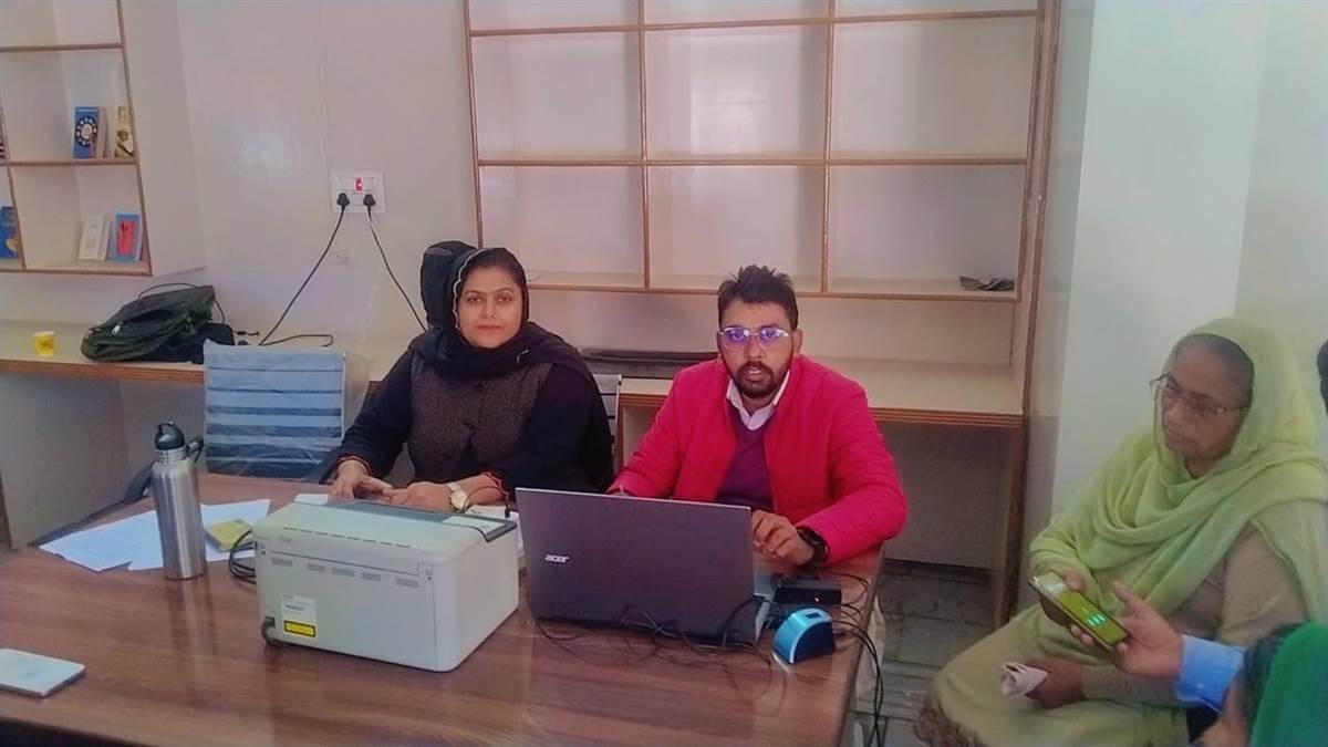 ਬੀਬਾ ਕੁਲਦੀਪ ਕੌਰ ਮੋਹਲਾਂ ਵੱਲੋਂ ਸਿਹਤ ਬੀਮਾ ਯੋਜਨਾ ਦੇ ਕਾਰਡਾਂ ਦੀ ਸ਼ੁਰੂਆਤ