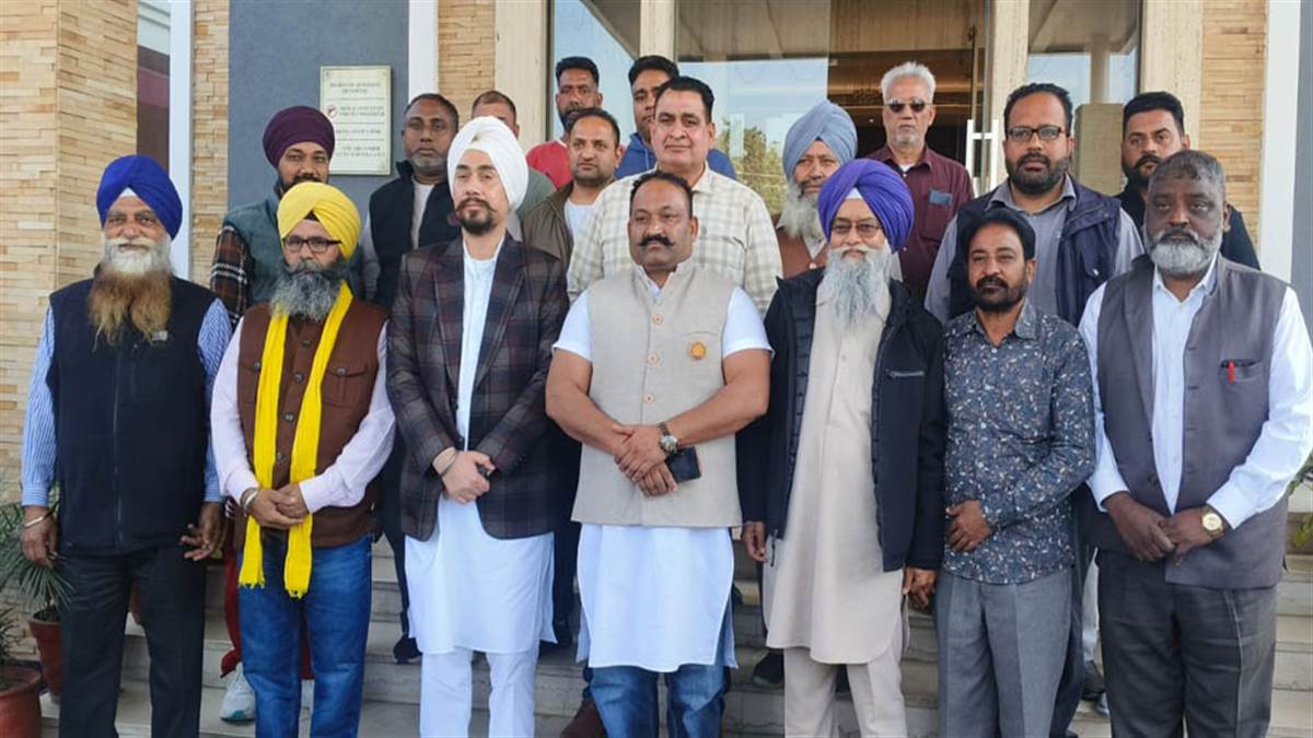 2012 ਤੋਂ ਬਾਹਰੀ ਉਮੀਦਵਾਰਾਂ ਦੀ ਤ੍ਰਾਸਦੀ ਝੱਲ ਰਿਹਾ ਨਵਾਂਸ਼ਹਿਰ : ਥਿਆੜਾ