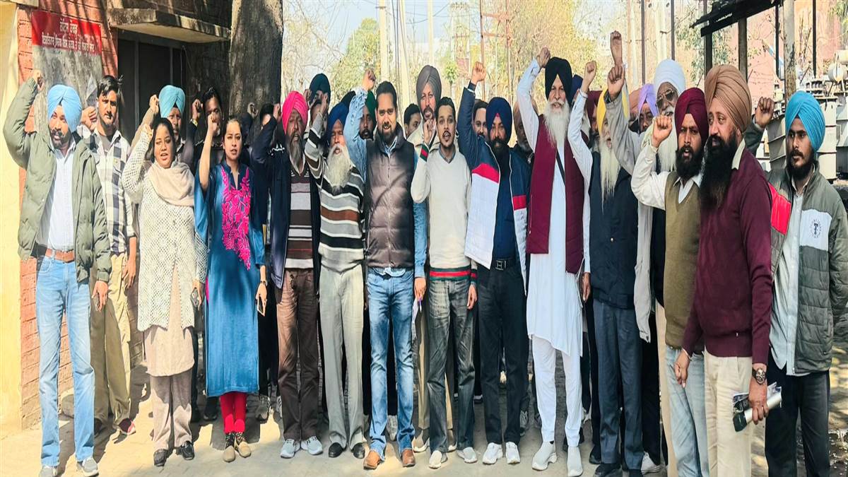 ਪਾਵਰਕਾਮ ਦੀਆਂ ਜੱਥੇਬੰਦੀਆਂ ਵੱਲੋਂ ਜ਼ੋਰਦਾਰ ਨਾਅਰੇਬਾਜ਼ੀ