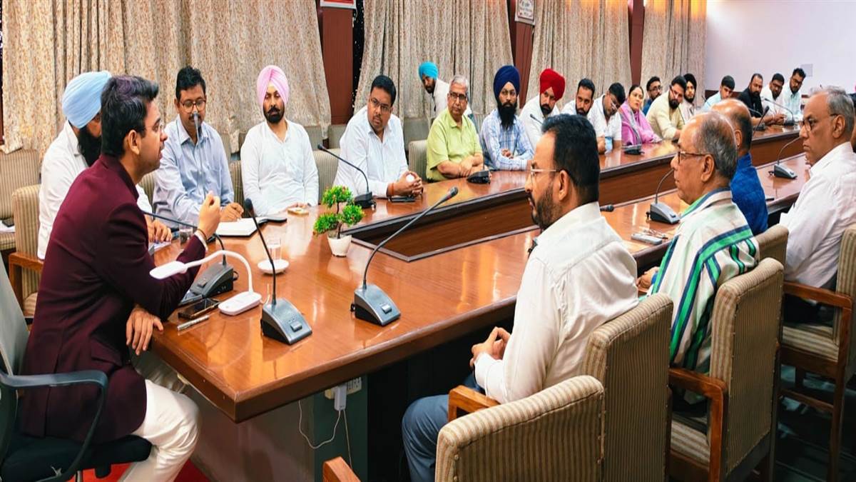 ਪੈਟਰੋਲੀਅਮ ਉਤਪਾਦਾਂ ਦੀ ਘਾਟ ਨਹੀਂ, ਲੋਕ ਜਮ੍ਹਾਖੋਰੀ ਤੋਂ ਬਚਣ