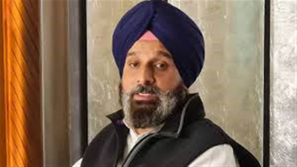 ਚੰਡੀਗੜ੍ਹ 'ਚ ਪੰਜਾਬ ਦੇ ਹੱਕਾਂ 'ਤੇ ਸਿਆਸਤ ਤੇਜ਼: ਮਜੀਠੀਆ ਤੇ ਰੰਧਾਵਾ ਨੇ ਟਵੀਟ ਕਰ ਕੇ ਪੰਜਾਬ ਸਰਕਾਰ ਨੂੰ ਘੇਰਿਆ