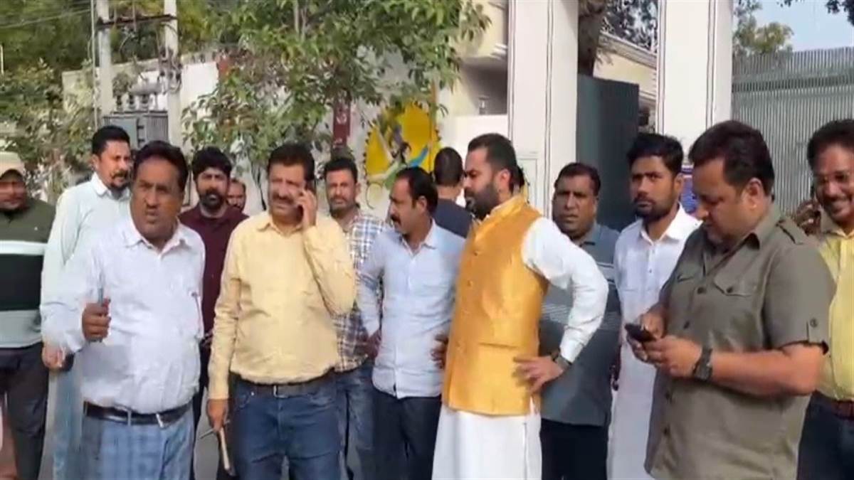 ਵਿਧਾਇਕ ਸਵਨਾ ਤੇ ਅਧਿਕਾਰੀਆਂ ਨੇ ਕੀਤਾ ਵੱਖ-ਵੱਖ ਬਾਜ਼ਾਰਾਂ ਦਾ ਦੌਰਾ