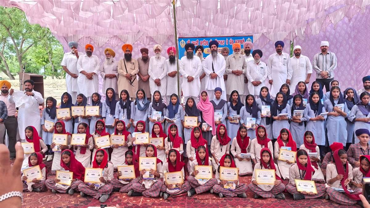 ਨਿਰੋਲ ਸੇਵਾ ਸੰਸਥਾ ਮੁਕਾਬਲੇ ਜੇਤੂ ਵਿਦਿਆਰਥੀ ਸਨਮਾਨਿਤ