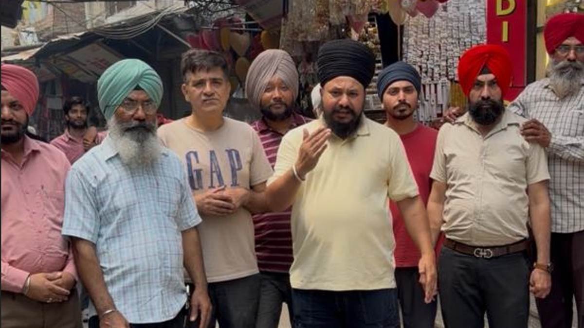 ਹੜਤਾਲ ਦੇ ਛੇਵੇਂ ਦਿਨ ਫੁੱਟਿਆ ਸਫਾਈ ਤੇ ਸੀਵਰ ਕਾਮਿਆਂ ਦਾ ਗੁੱਸਾ, ਸ਼ਹਿਰ ’ਚ ਕੀਤਾ ਰੋਸ ਮਾਰਚ