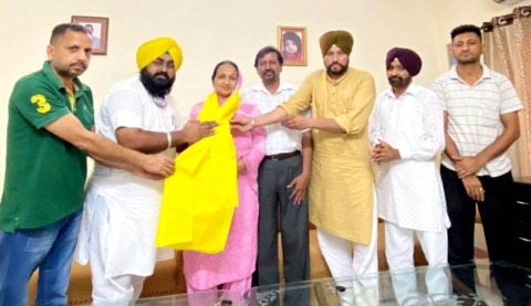 ਸੂਬਾ ਉਪ ਪ੍ਰਧਾਨ ਸੰਤੋਸ਼ ਕਟਾਰੀਆ ਨੂੰ ਕੀਤਾ ਸਨਮਾਨਿਤ