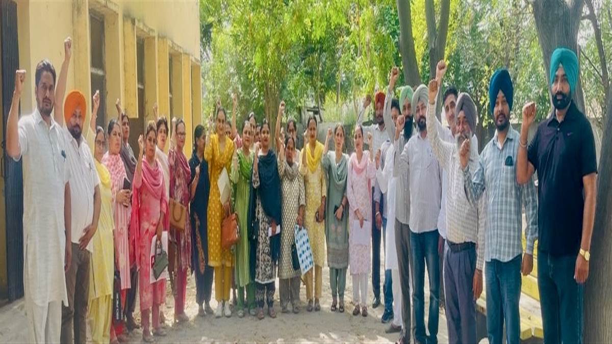 ਗੈਰ ਵਿੱਦਿਅਕ ਲਗਾਈਆਂ ਡਿਊਟੀਆਂ ਦਾ ਅਧਿਆਪਕਾਂ ਵੱਲੋਂ ਵਿਰੋਧ