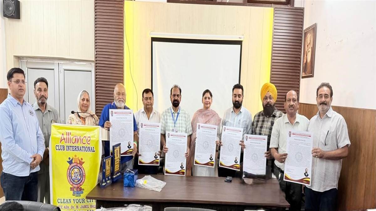 ਅਲਾਇੰਸ ਕਲੱਬ ਇੰਟਰਨੈਸ਼ਨਲ ਵੱਲੋਂ ‘ਕਲੀਨ ਯੂਅਰ ਸਿਟੀ’ ਮੁਹਿੰਮ ਦੀ ਸ਼ੁਰੂਆਤ, ਸਫ਼ਾਈ ਕਰਮਚਾਰੀਆਂ ਦਾ ਸਨਮਾਨ