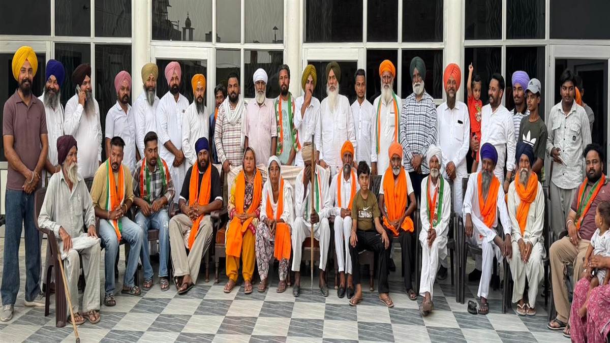 ਸੈਦਪੁਰ ਪਿੰਡ ’ਚ ਅਕਾਲੀ ਦਲ ਤੇ ਆਪ ਛੱਡ 20 ਆਗੂ ਕਾਂਗਰਸ ’ਚ ਸ਼ਾਮਲ