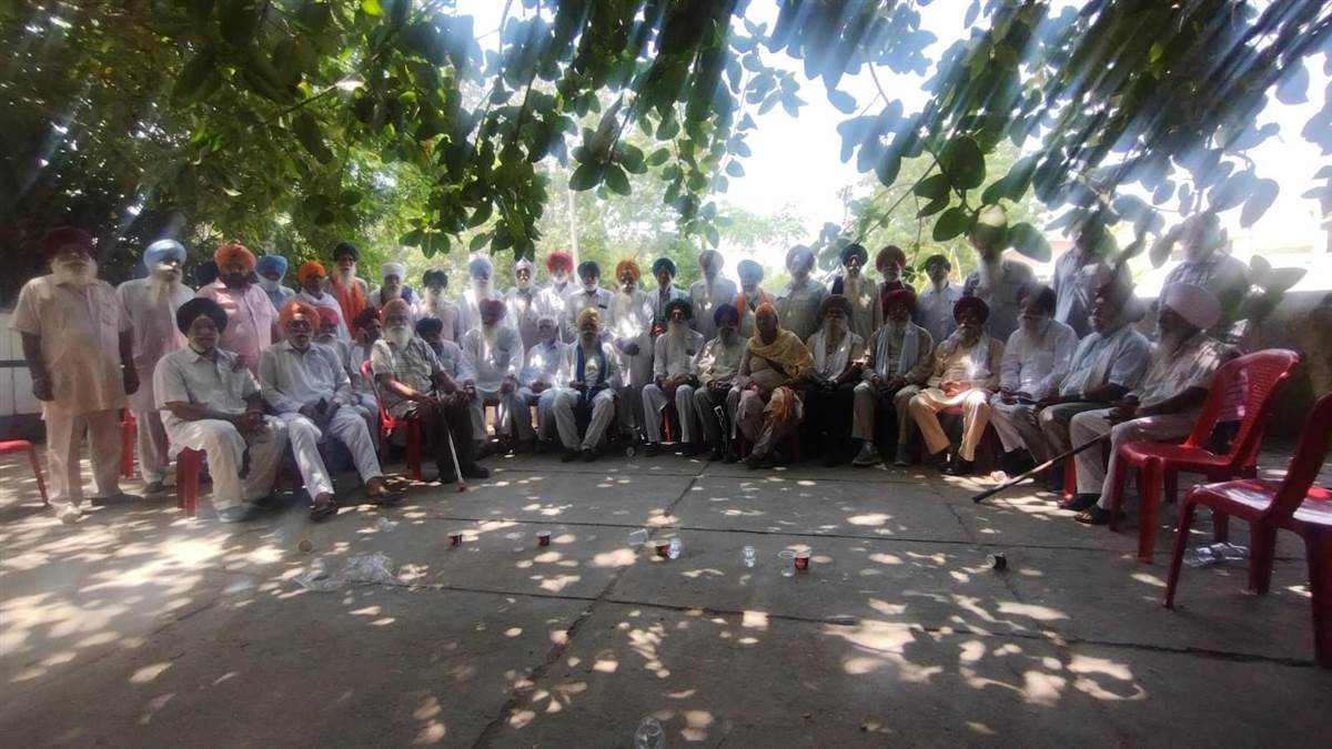 ਸੀਨੀਅਰ ਨਾਗਰਿਕ ਤੇ ਪੈਨਸ਼ਨਰ ਸਭਾ ਦੀ ਮਹੀਨਾਵਾਰ ਮੀਟਿੰਗ ’ਚ ਸਰਕਾਰ ਵਿਰੁੱਧ ਤਿੱਖਾ ਰੋਸ