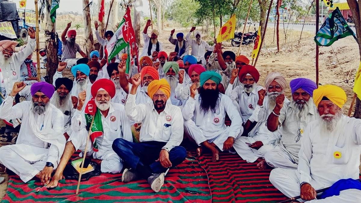ਪੱਕੇ ਮੋਰਚੇ ’ਚ 22ਵੇਂ ਦਿਨ ਐੱਸਕੇਐੱਮ ਦੀ ਲੀਡਰਸ਼ਿਪ ਨੇ ਦਿੱਤਾ ਮਦਦ ਦਾ ਭਰੋਸਾ
