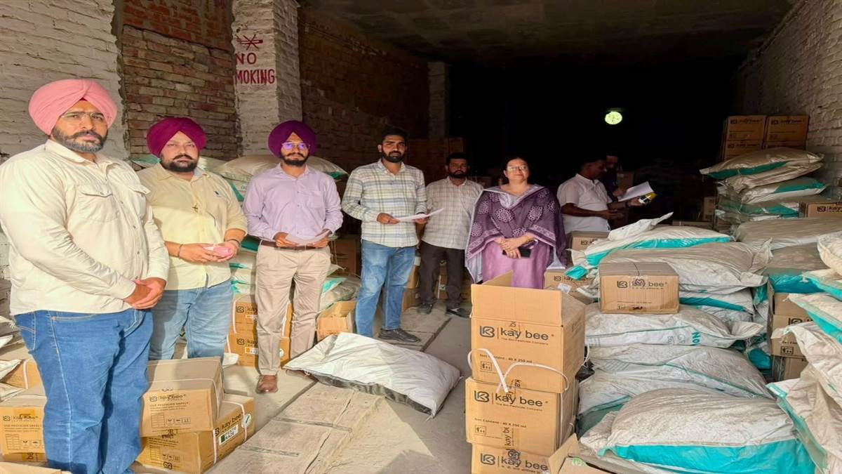 ਬਠਿੰਡਾ 'ਚ ਖੇਤੀਬਾੜੀ ਵਿਭਾਗ ਦਾ ਵੱਡਾ ਐਕਸ਼ਨ: 140 ਕੁਇੰਟਲ ਗ਼ੈਰ-ਕਾਨੂੰਨੀ ਖਾਦ ਜ਼ਬਤ, ਮਹਾਰਾਸ਼ਟਰ ਦੀ ਫਰਮ ਖ਼ਿਲਾਫ਼ FIR ਦਰਜ : ਗੁਰਮੀਤ ਸਿੰਘ ਖੁੱਡੀਆਂ