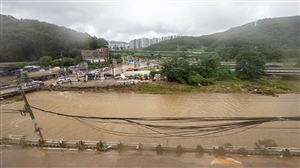 South Korea Heavy Rainfall : ਦੱਖਣੀ ਕੋਰੀਆ ਦੀ ਰਾਜਧਾਨੀ ਸਿਓਲ 'ਚ ਭਾਰੀ ਮੀਂਹ ਤੋਂ ਬਾਅਦ 2682 ਇਮਾਰਤਾਂ ਨੂੰ ਨੁਕਸਾਨ