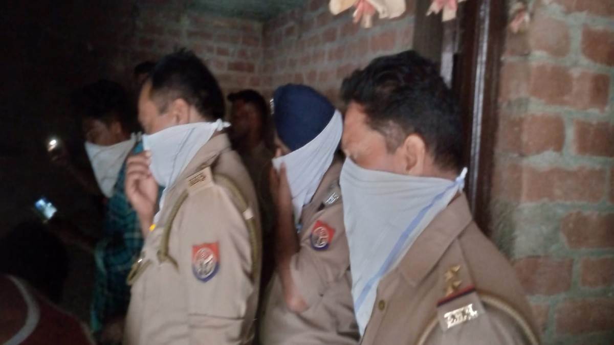 Shahjahanpur Crime Police shocked by wife s handiwork in Shahjahanpur dead body buried in room after killing husband