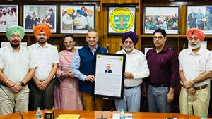 ਪੀਏਯੂ ਦੇ ਵਾਈਸ ਚਾਂਸਲਰ ਡਾ. ਗੋਸਲ ਵੱਲੋਂ ਸੰਧੂ ਸਨਮਾਨਿਤ