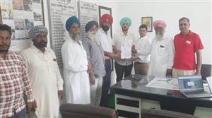 ਪੰਜਾਬ ਨਿਰਮਾਣ ਮਜ਼ਦੂਰ ਯੂਨੀਅਨ ਵੱਲੋਂ ਸਹਾਇਕ ਕਿਰਤ ਕਮਿਸ਼ਨਰ ਨੂੰ ਮੰਗ-ਪੱਤਰ