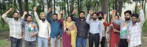 ਵਿੱਤ ਮੰਤਰੀ ਦੇ ‘ਐਂਟੀ ਸਟੇਟ’ ਬਿਆਨ ਵਿਰੁੱਧ ਮੁਲਾਜ਼ਮਾਂ ਦਾ ਰੋਸ, ਹੱਥਾਂ ’ਚ ਰਾਸ਼ਟਰੀ ਝੰਡੇ ਫੜ ਕੇ ਕੀਤਾ ਪ੍ਰਦਰਸ਼ਨ; ਪੰਜਾਬ ਸਰਕਾਰ ਅੱਗੇ ਰੱਖੀਆਂ ਇਹ ਮੰਗਾਂ