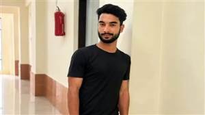 5 ਸਰਜਰੀਆਂ ਤੋਂ ਬਾਅਦ ਵੀ ਨਹੀਂ ਮੰਨੀ ਹਾਰ! ਕੁਲਗਾਮ ਦੇ ਕ੍ਰਿਕਟਰ ਅਸ਼ਕੂਰ ਗਨੀ ਨੂੰ ਮਿਲੀ ਵੱਡੀ ਸਫਲਤਾ, IPCL 2026 'ਚ ਵਿਕੇ ਲੱਖਾਂ 'ਚ