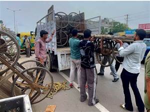 ਪਟਿਆਲਾ ਰੋਡ 'ਤੇ ਪ੍ਰਸ਼ਾਸਨ ਦੀ ਵੱਡੀ ਕਾਰਵਾਈ, ਨਾਜਾਇਜ਼ ਕਬਜ਼ਿਆਂ ਵਿਰੁੱਧ ਸਖ਼ਤੀ; ਰੇਹੜੀਆਂ ਜ਼ਬਤ ਕਰਕੇ ਕੀਤੀ ਗਈ ਆਵਾਜਾਈ ਬਹਾਲ