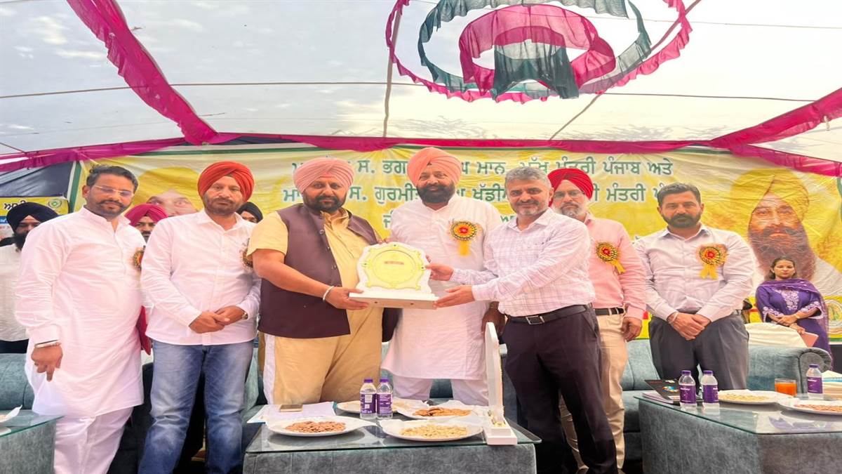 ਕਿਸਾਨ ਸਿਖਲਾਈ ਕੈਂਪ ’ਚ ਪਰਾਲੀ ਨਾ ਸਾੜਨ ਤੇ ਫ਼ਸਲੀ ਵਿਭਿੰਨਤਾ ’ਤੇ ਜ਼ੋਰ