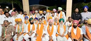 ਸਾਬਕਾ ਚੇਅਰਮੈਨ ਬਲਵਿੰਦਰ ਸਿੰਘ ਭੁੱਲਰ 65 ਪਰਿਵਾਰਾਂ ਨਾਲ ਕਾਂਗਰਸ ’ਚ ਸ਼ਾਮਲ