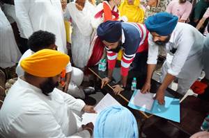 ਪਿੰਡਾਂ ਦੀਆਂ ਸੱਥਾਂ ਤੋਂ ਲੋਕਾਂ ਦੇ ਘਰਾਂ ਤੱਕ ਬੈਂਸ ਸੁਣ ਰਹੇ ਲੋਕਾਂ ਦੇ ਮਸਲੇ