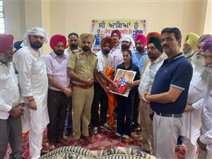 ਏਸ਼ਿਆਈ ਖੇਡਾਂ ਦੀ ਸੋਨ ਤਮਗਾ ਜੇਤੂ ਹਾਕੀ ਖਿਡਾਰਨ ਬਲਜੀਤ ਕੌਰ ਦਾ ਪਹੂਵਿੰਡ ਪੁੱਜਣ ’ਤੇ ਸਵਾਗਤ