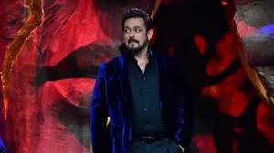 'ਕੁਝ ਤਾਂ ਪੈਸੇ ਦੇ ਕੇ...' Salman Khan ਦੀ ਅਦਾਕਾਰਾ ਦੇ ਬੈਕ ਸ਼ਾਟਸ ਲੈਣ 'ਤੇ ਸਖ਼ਤ ਚਿਤਾਵਨੀ, ਐਕਸ਼ਨ ਲੈਣ ਦੀ ਕਹੀ ਗੱਲ