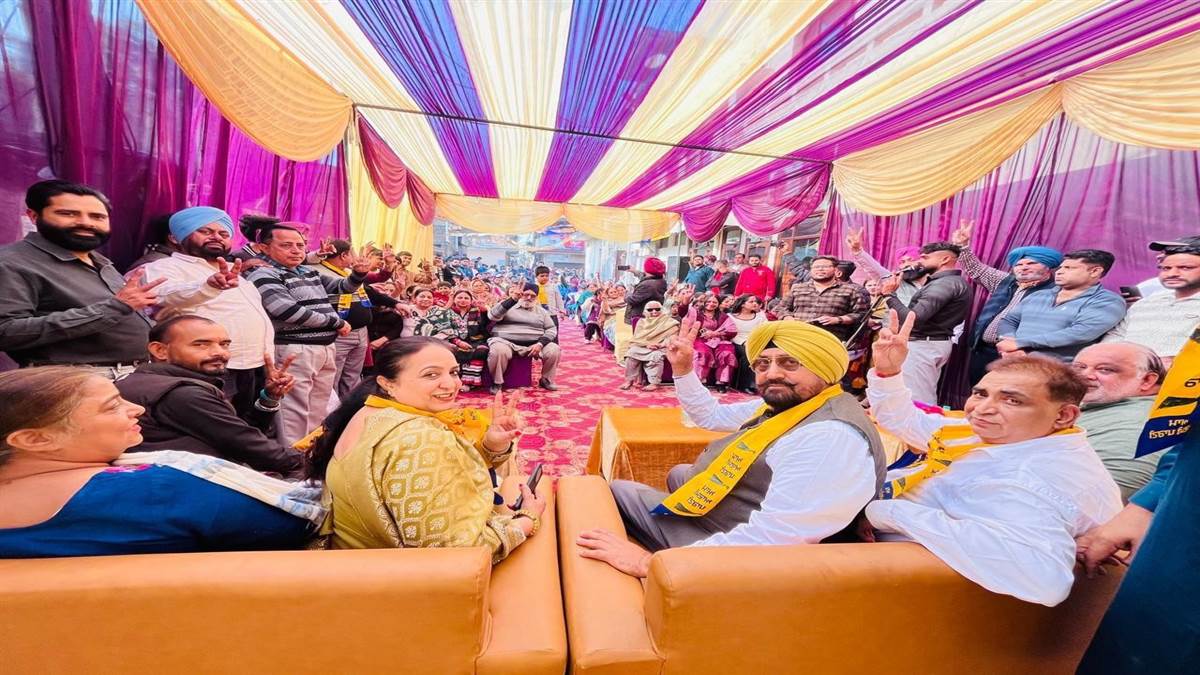 ਵਿਧਾਇਕ ਰੰਧਾਵਾ ਨੇ ਉਮੀਦਵਾਰਾਂ ਦੇ ਹੱਕ ’ਚ ਚੋਣ ਪ੍ਰਚਾਰ ਲਈ ਵੱਖ-ਵੱਖ ਪਿੰਡਾਂ ਦਾ ਕੀਤਾ ਦੌਰਾ