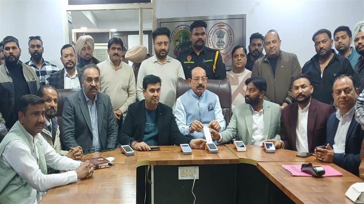 ਮਹਿੰਦਰ ਭਗਤ ਨੇ ਕੀਤਾ ਪੀਓਐੱਸ ਮਸ਼ੀਨਾਂ ਦਾ ਉਦਘਾਟਨ