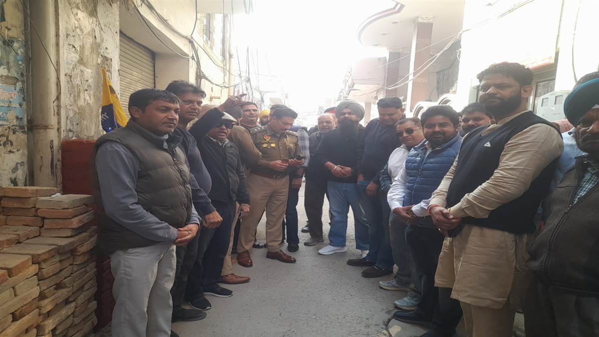 ਅਲਟੀਮੇਟਮ ਤੋਂ ਬਾਅਦ ਪੁਲਿਸ ਦਾ ਨੀਂਹ ਪੱਥਰ ’ਤੇ ਪਹਿਰਾ