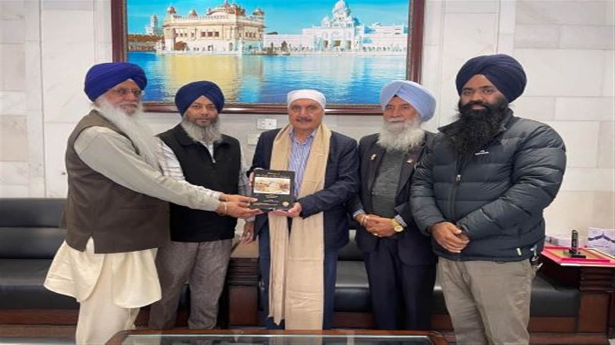 ਬ੍ਰਿਟਿਸ਼ ਕੋਲੰਬੀਆ ਦੀ ਵਿਧਾਨ ਸਭਾ ਦੇ ਸਪੀਕਰ ਰਾਜ ਚੌਹਾਨ ਪਰਿਵਾਰ ਸਮੇਤ ਸੱਚਖੰਡ ਸ੍ਰੀ ਹਰਿਮੰਦਰ ਸਾਹਿਬ ਵਿਖੇ ਹੋਏ ਨਤਮਸਤਕ