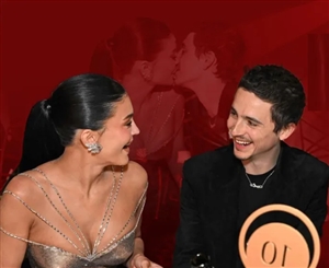ਭਰੀ ਮਹਿਫ਼ਲ 'ਚ ਬੁਆਏਫ੍ਰੈਂਡ ਨੂੰ ਕੀਤਾ Kiss, Golden Globe 2026 'ਚ Kylie-Timothee ਨੇ ਲੁੱਟਿਆ ਮੇਲਾ