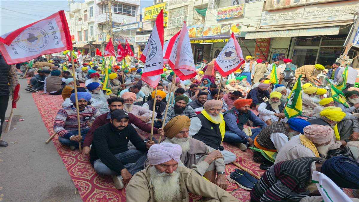 ਫ਼ਰਦ ਕੰਪਿਊਟਰ ਆਪ੍ਰੇਟਰ ਐਸੋਸੀਏਸ਼ਨ ਨੇ ਕੀਤਾ ਰੋਸ ਪ੍ਰਦਰਸ਼ਨ