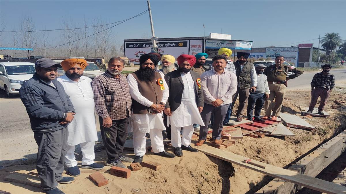 ਰੂਪਨਗਰ ਬੇਲਾ ਸੜਕ ਤੇ ਬਣ ਰਹੇ ਨਾਲੇ ਦਾ ਲਿਆ ਜਾਇਜ਼ਾ
