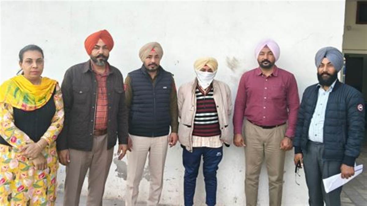 Vigilance Action : ਥਾਣਾ ਸਿਟੀ ਮੁਕਤਸਰ ਦਾ ਨਾਇਬ ਕੋਰਟ ਰਿਸ਼ਵਤ ਲੈਂਦਾ ਰੰਗੇ ਹੱਥੀਂ ਗ੍ਰਿਫਤਾਰ