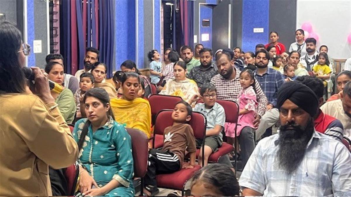 ਆਕਸਫੋਰਡ ਸਕੂਲ ’ਚ ਮਾਪਿਆਂ ਦਾ ਜਾਣ-ਪਛਾਣ ਪ੍ਰੋਗਰਾਮ ਕਰਵਾਇਆ