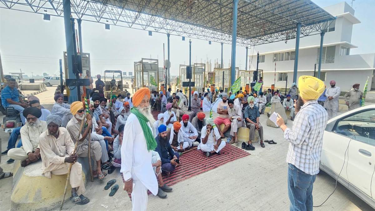 ਘੱਗਾ ਟੋਲ ਪਲਾਜ਼ਾ ਵਿਖੇ ਅਣਮਿੱਥੇ ਸਮੇਂ ਦਾ ਧਰਨਾ ਲਗਾਤਾਰ ਜਾਰੀ