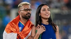 ਵਿਸ਼ਵ ਕੱਪ ਜਿੱਤਣ ਤੋਂ ਬਾਅਦ Hardik Pandya ਮੁਸ਼ਕਲਾਂ 'ਚ ਫਸੇ, ਭਾਰਤੀ ਝੰਡੇ ਦਾ 'ਅਪਮਾਨ' ਕਰਨ ਦਾ ਦੋਸ਼