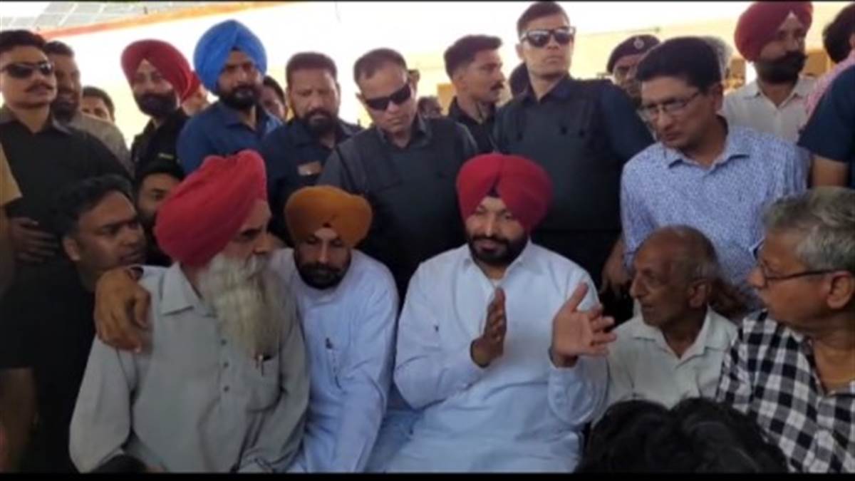 ਰਵਨੀਤ ਬਿੱਟੂ ਦੇ ਮੌੜ ਪੁੱਜਣ ’ਤੇ ਲੋਕਾਂ ਵੱਲੋਂ ਸਵਾਗਤ