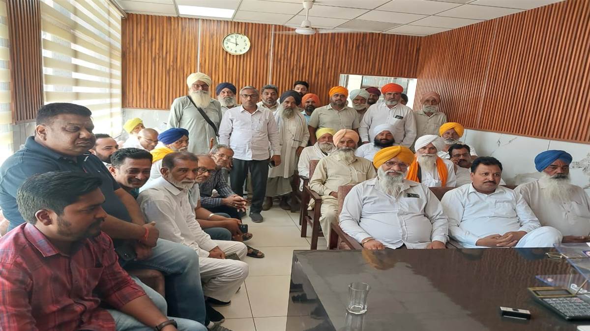 ਮੰਡੀਆਂ ’ਚ ਏਜੰਸੀਆਂ ਦੇ ਅਧਿਕਾਰੀਆਂ ਦੇ ਨਾ ਪੁੱਜਣ ਤੋਂ ਕਿਸਾਨ ਔਖੇ