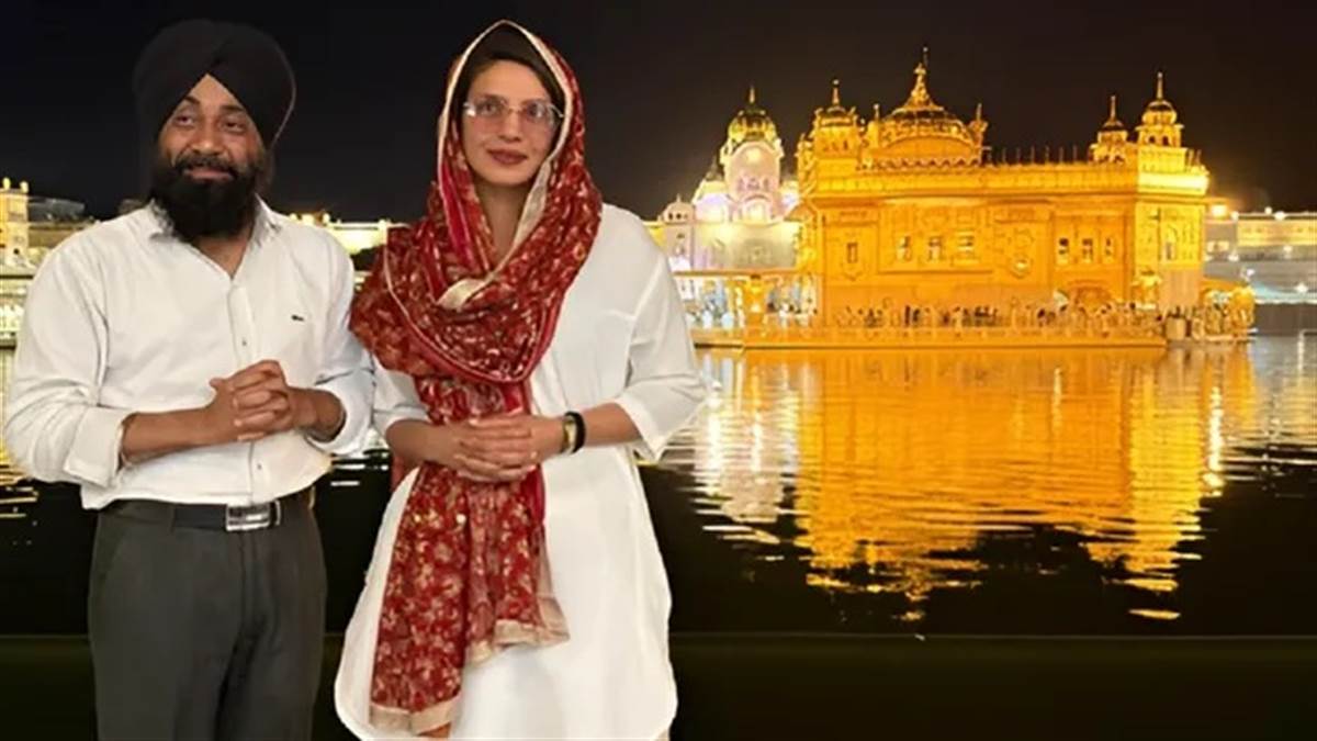ਪ੍ਰਿਅੰਕਾ  ਚੋਪੜਾ ਦੀ ਸਾਦਗੀ ਦੇ ਮੁਰੀਦ ਹੋਏ ਸ਼ਰਧਾਲੂ, ਅੰਮ੍ਰਿਤਸਰ 'ਚ ਸ਼ੂਟਿੰਗ ਤੋਂ ਬਾਅਦ ਰਾਤ 12 ਵਜੇ ਸੱਚਖੰਡ ਸ੍ਰੀ ਹਰਿਮੰਦਰ ਸਾਹਿਬ ਪਹੁੰਚੀ