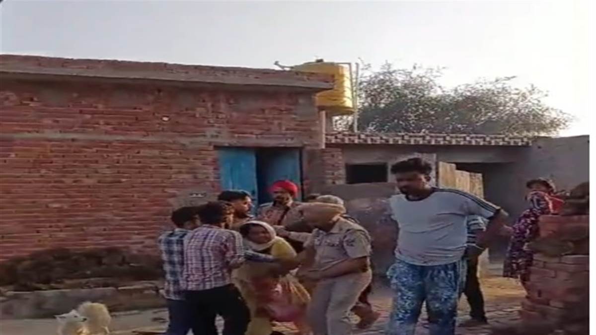 ਬਠਿੰਡਾ: ਨਸ਼ੇ ਦੀ ਜਾਂਚ ਕਰਨ ਗਈ ਪੁਲਿਸ ਟੀਮ 'ਤੇ ਪਿੰਡ ਵਾਸੀਆਂ ਦਾ ਹਮਲਾ, ਜਾਂਚ ਅਧਿਕਾਰੀ ਦੀ ਵਰਦੀ ਪਾੜੀ